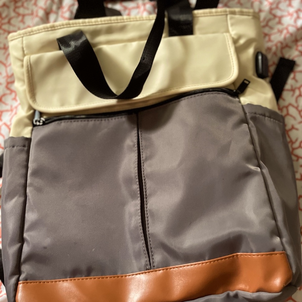 CYUREAY Women's Convertible Daypack Laptop/Computer Backpack, Grey- NEW